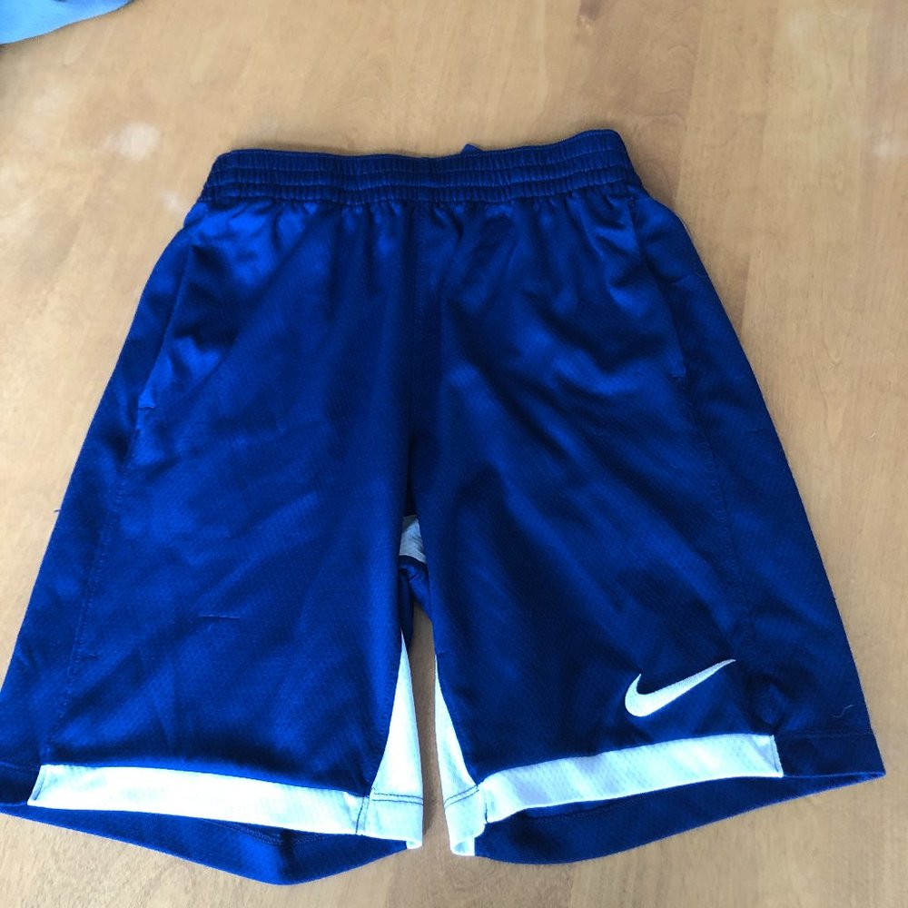 Nike Dri-Fit Boys Athletic Shorts Size L